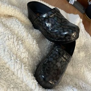 Dansko size 38 nursing clogs 7.5 USA